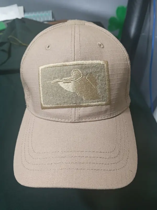 Gorra tan clara con parche francotirador bordado